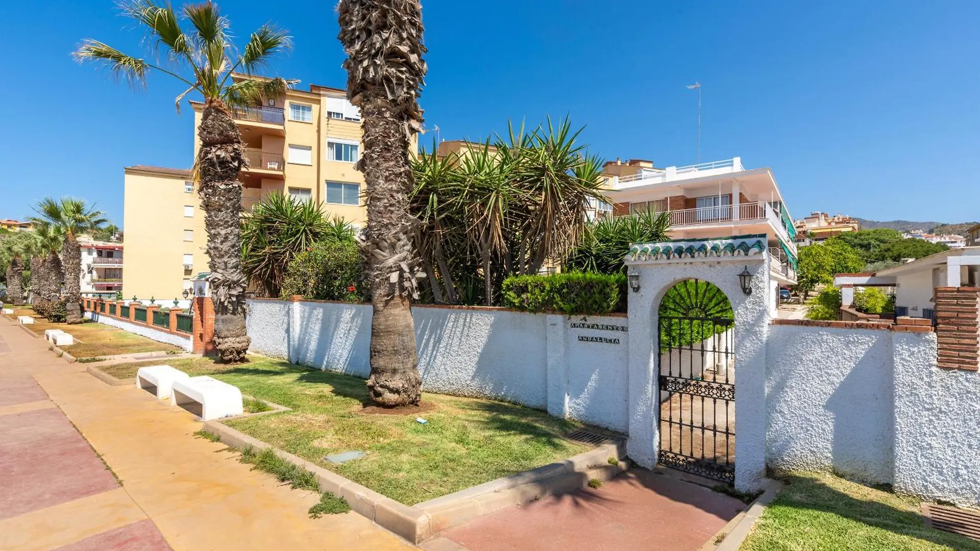 Wintowinrentals Close To The Beach, Private Terrace & Parking Rincon de la Victoria Apartment