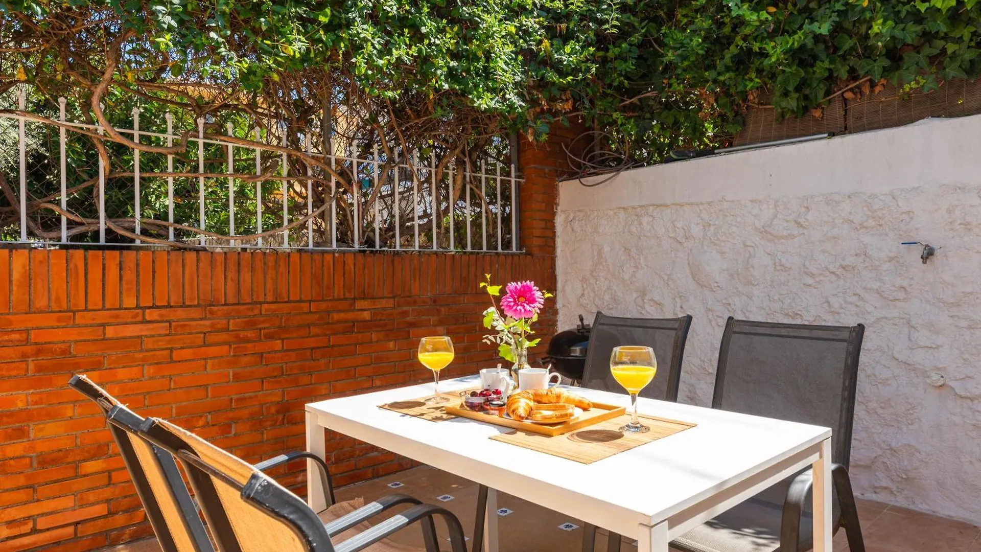 Wintowinrentals Close To The Beach, Private Terrace & Parking Ринкон-де-ла-Викториа Апартаменты