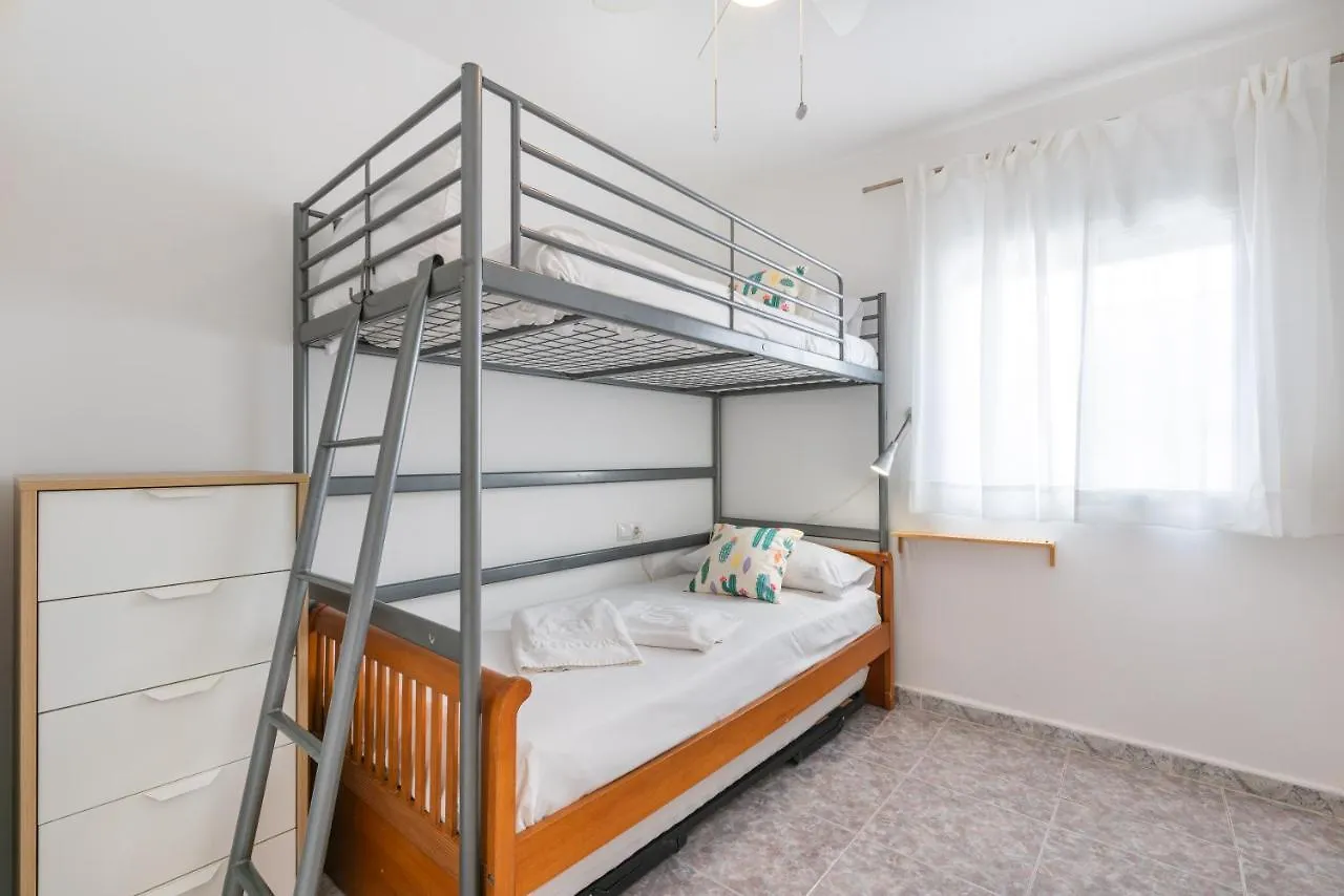 Апартаменты Wintowinrentals Close To The Beach, Private Terrace & Parking Ринкон-де-ла-Викториа